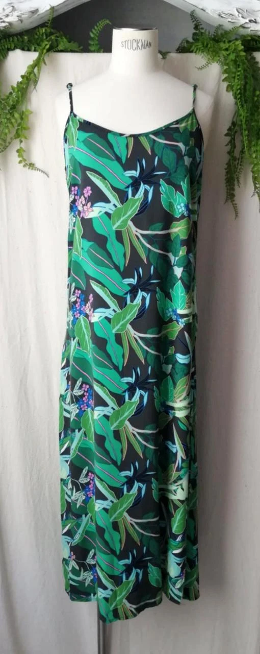 Robe longue à fines bretelles réglables imprimé tropical "Defacto"